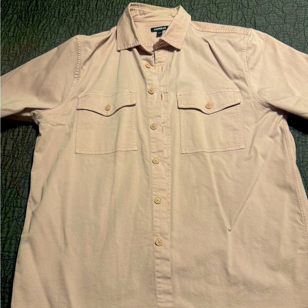 Express Men’s Pink button down. Thick material